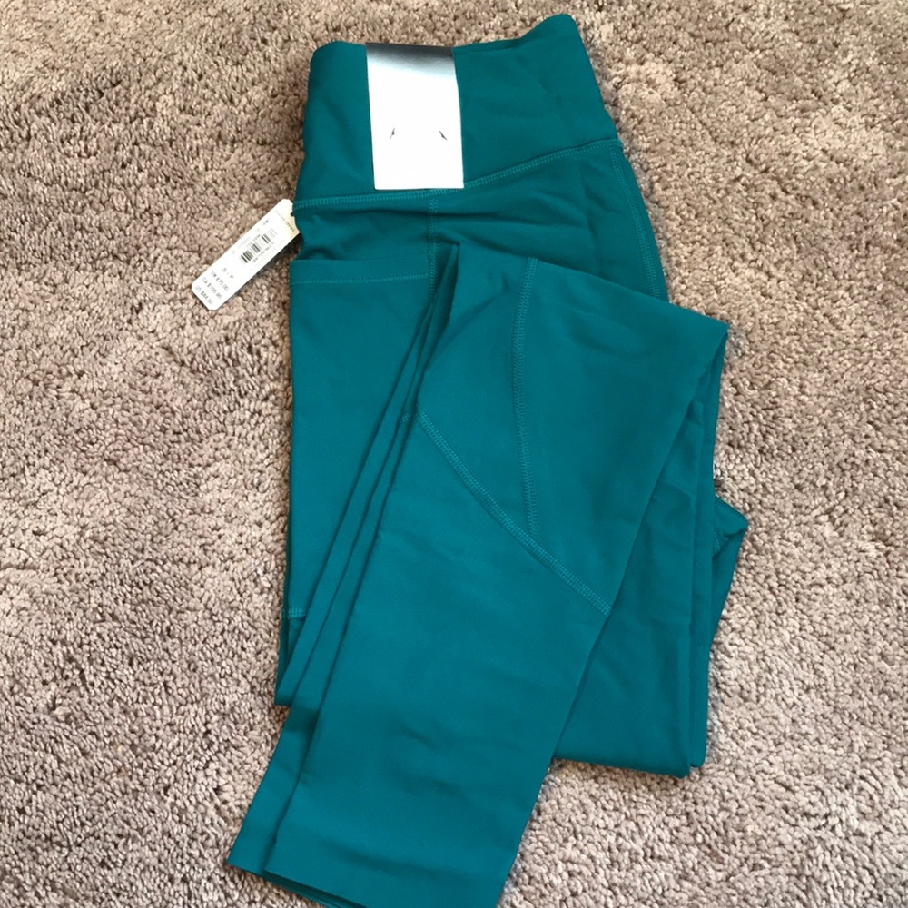 Victoria Sport Total Knockout Leggings - Brand New